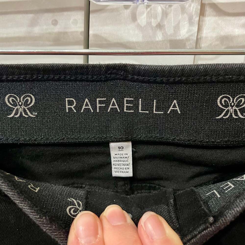Rafaella Black Curvy Fit Capri Jeans - Picture 3 of 8